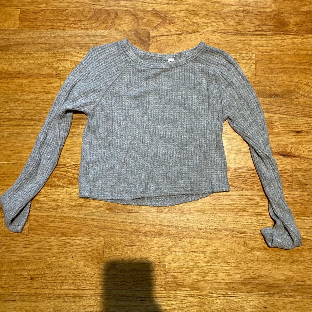 Grey long sleeve t shirt